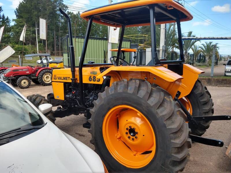 TRATOR VALTRA 685 - ANO 1999 - 4X4 - "VENDIDO"